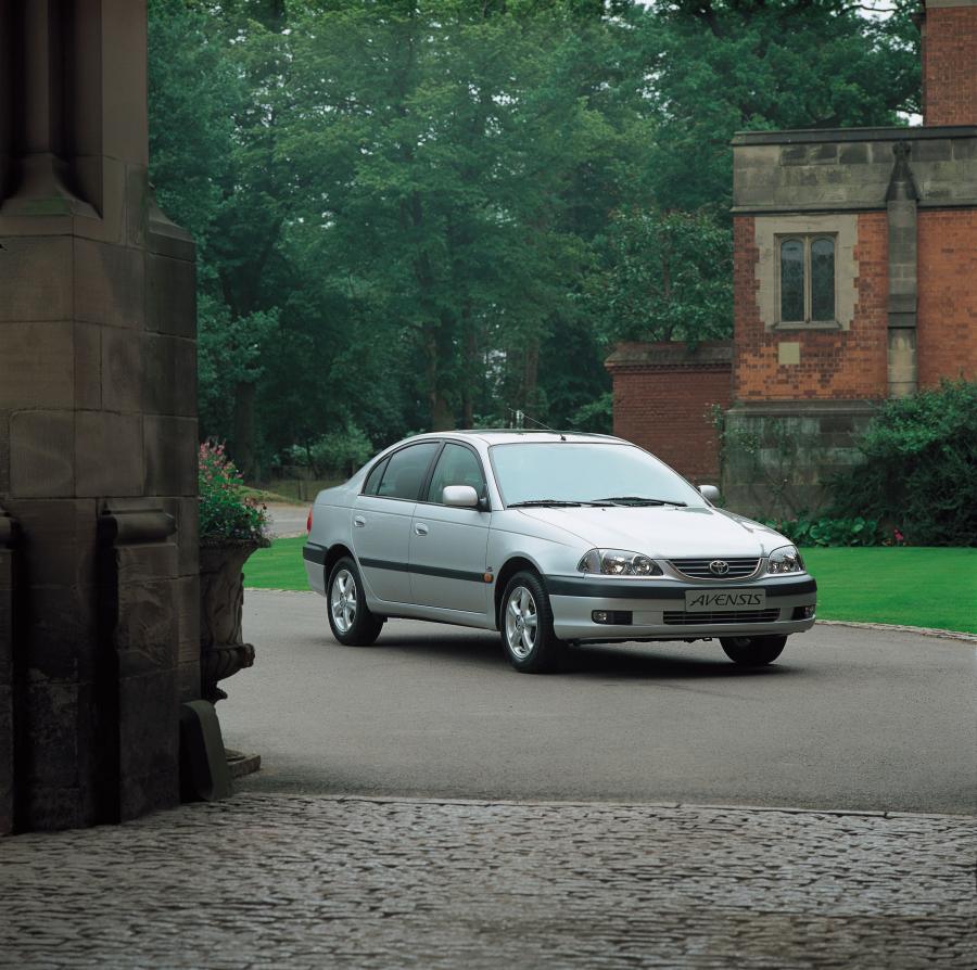 Toyota Avensis i седан 1997 – 2002